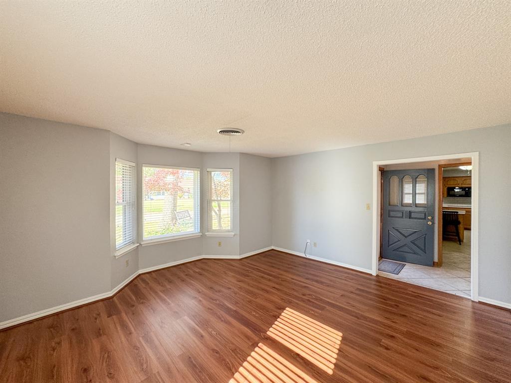 2733 Meadowbrook Drive