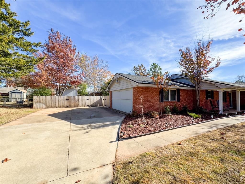 2733 Meadowbrook Drive