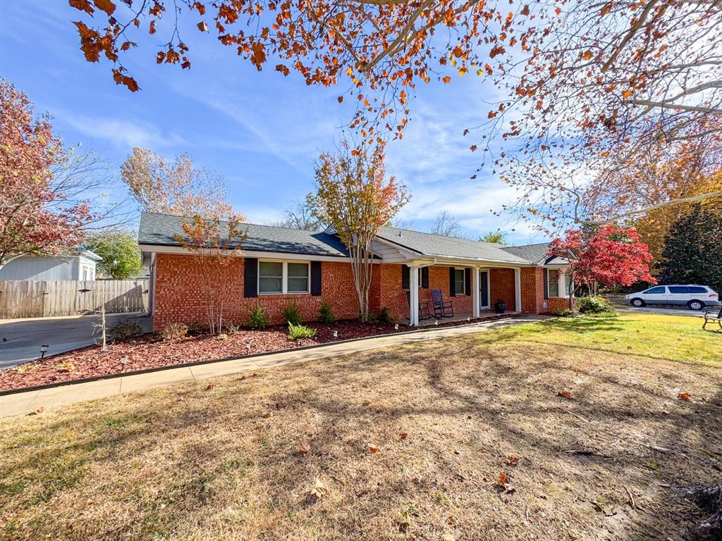 2733 Meadowbrook Drive