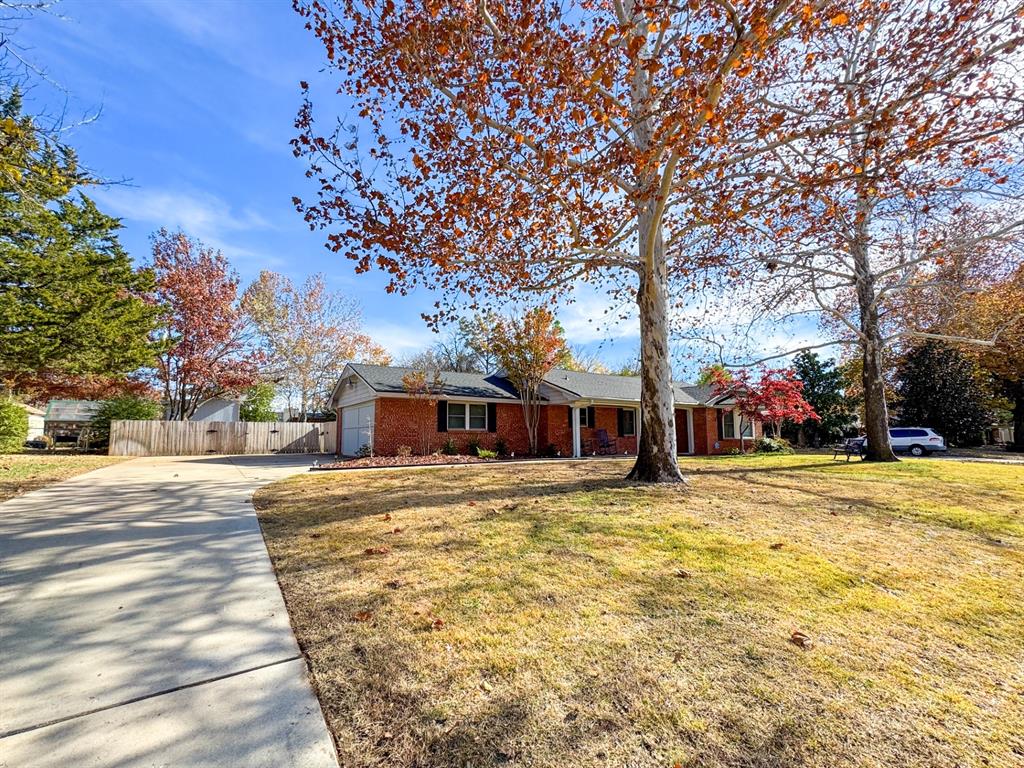 2733 Meadowbrook Drive