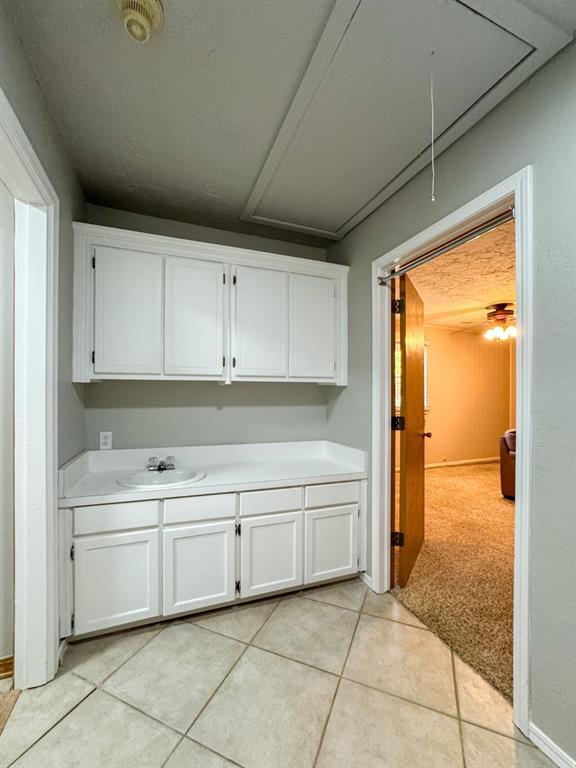 2733 Meadowbrook Drive