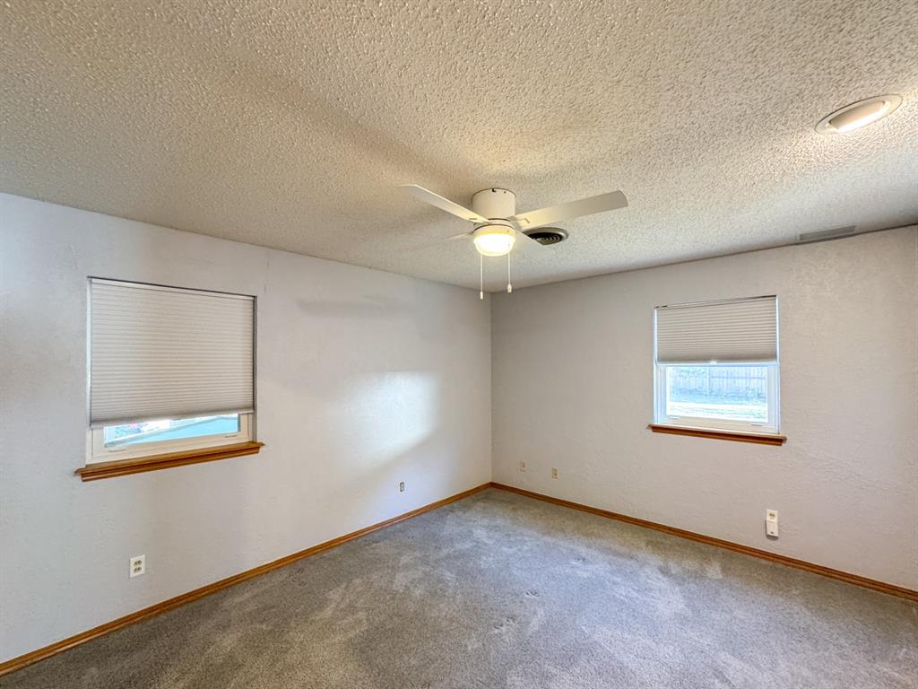2733 Meadowbrook Drive