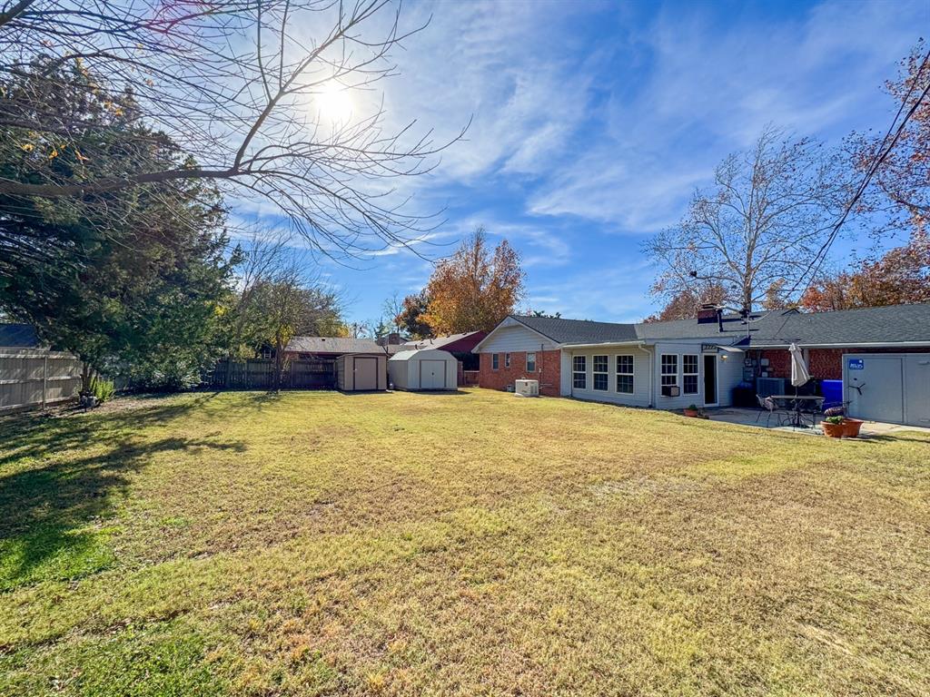 2733 Meadowbrook Drive