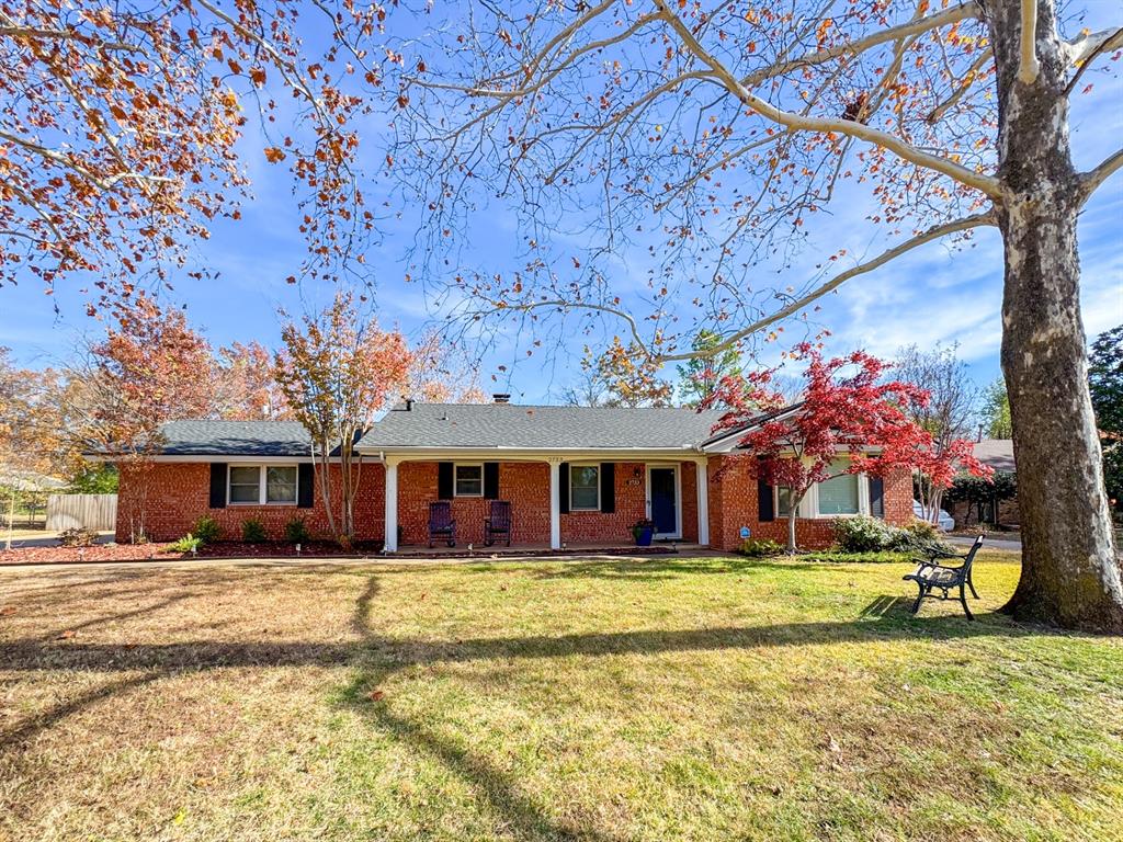 2733 Meadowbrook Drive