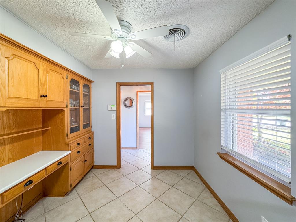 2733 Meadowbrook Drive