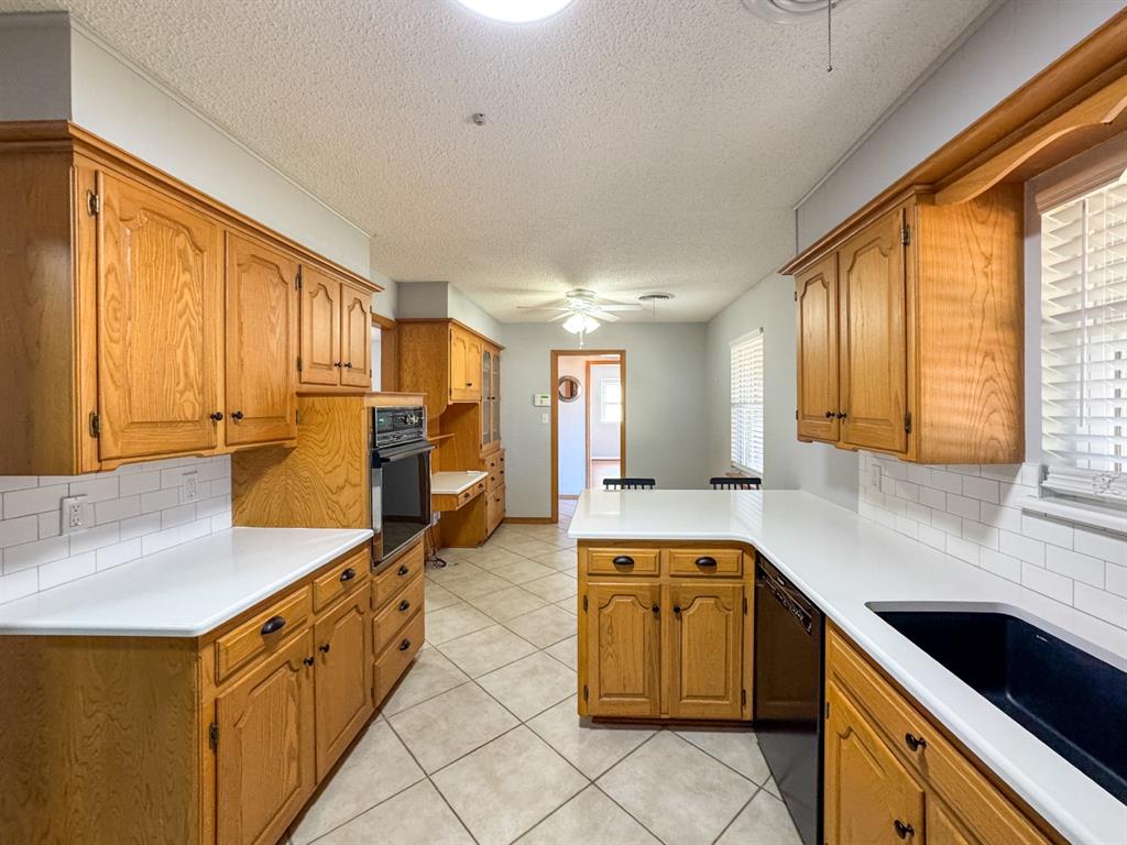 2733 Meadowbrook Drive