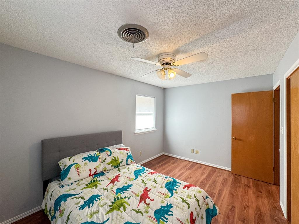 2733 Meadowbrook Drive