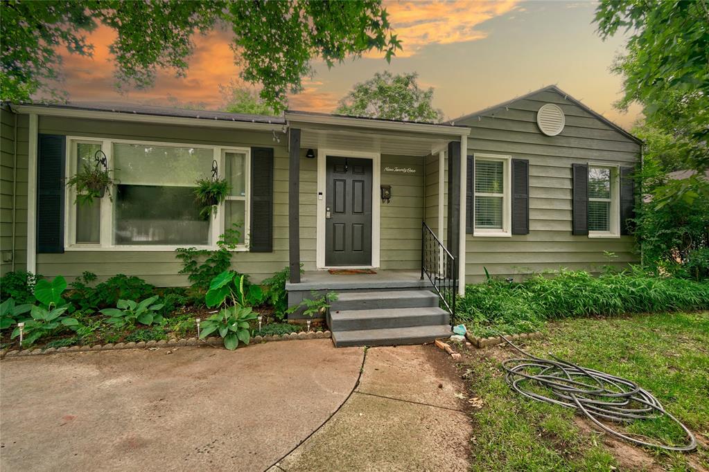 921 W Eufaula Street