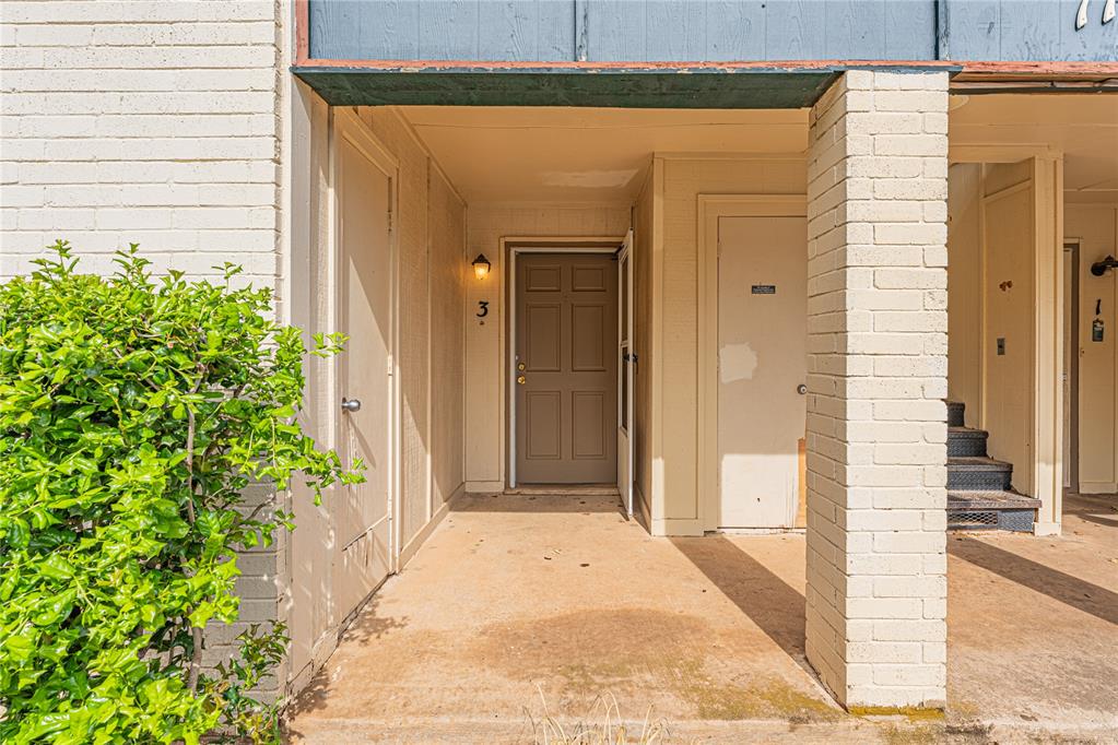 1717 E Lindsey Street Unit: 3