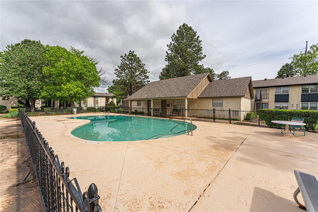 1717 E Lindsey Street Unit: 3