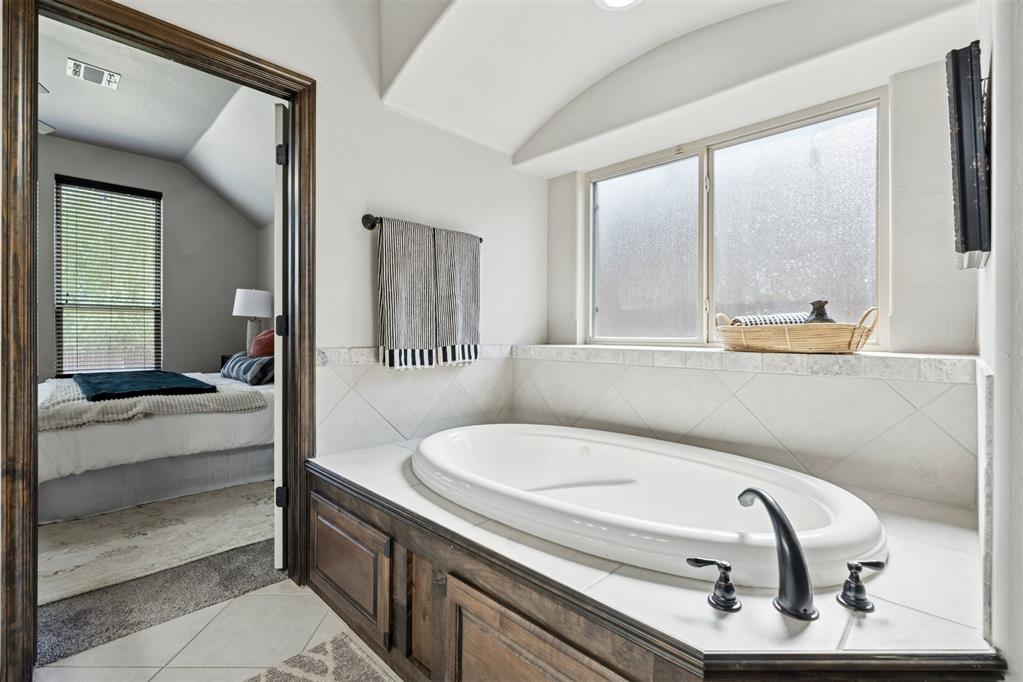 14612 Doulton Circle