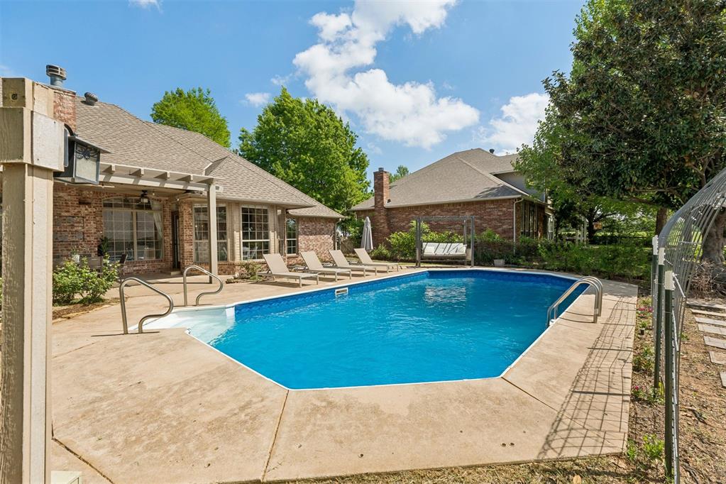 3909 Low Meadow