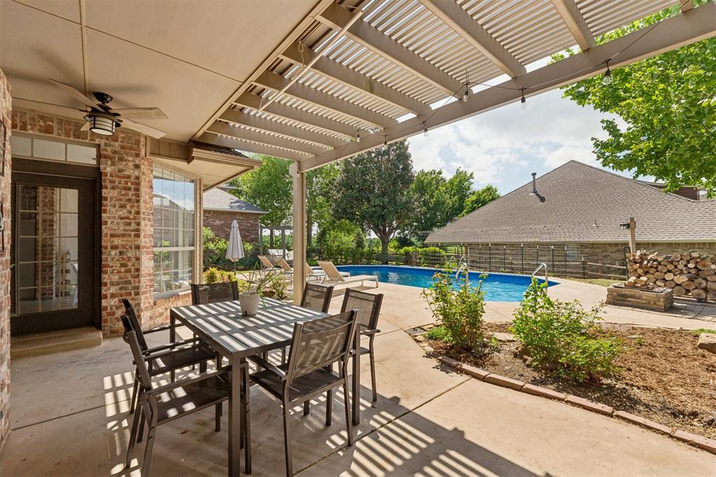 3909 Low Meadow