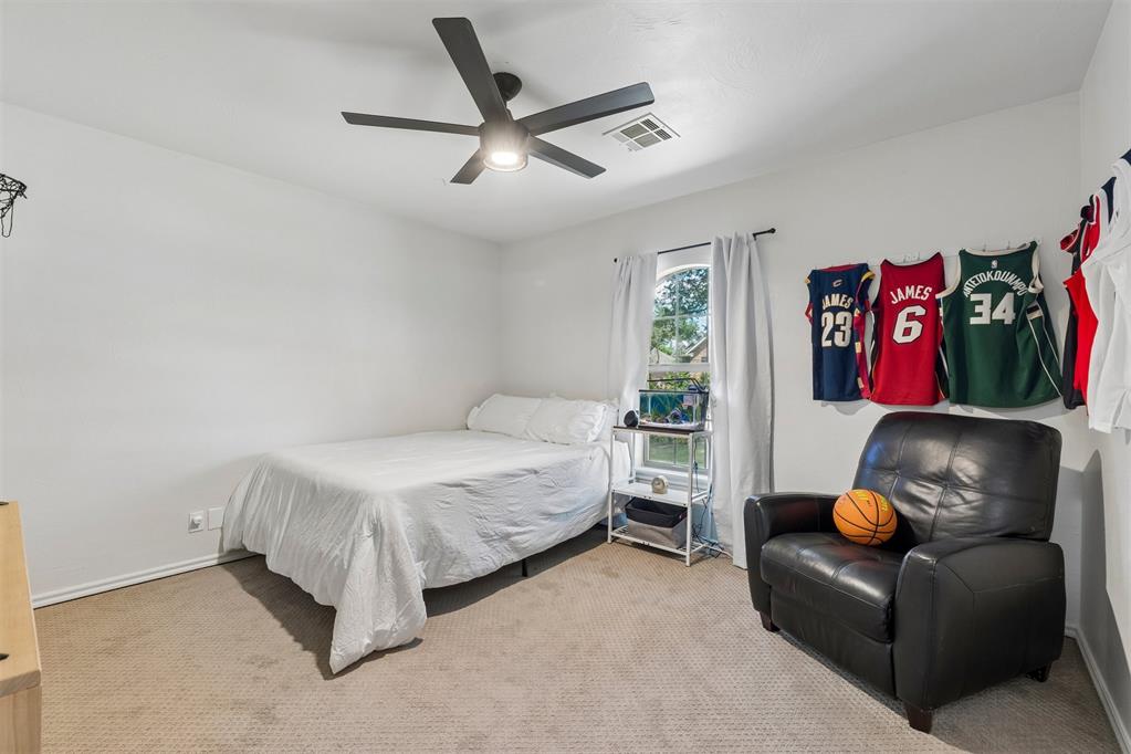 3909 Low Meadow