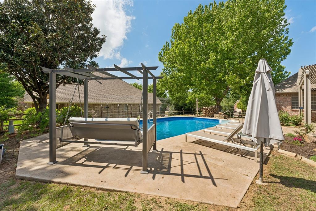 3909 Low Meadow