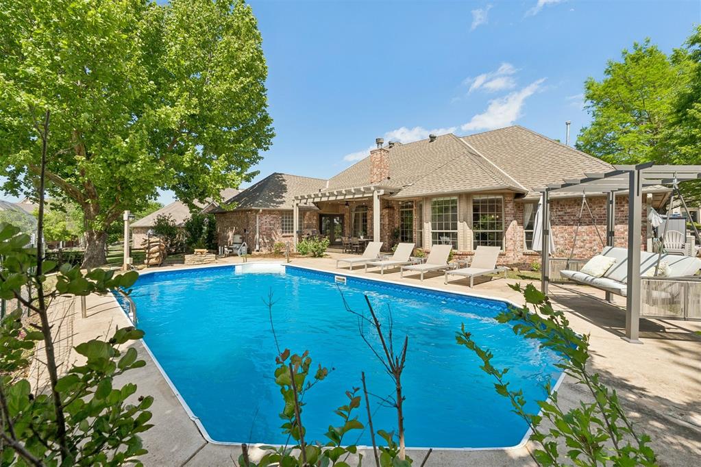 3909 Low Meadow