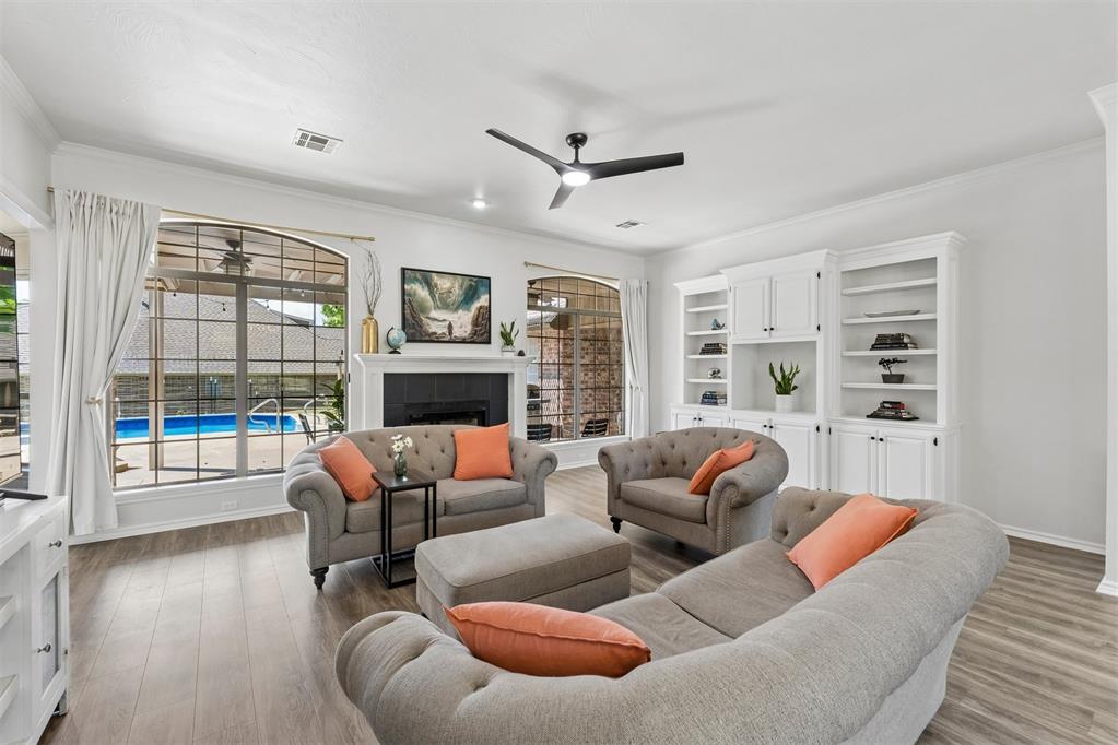 3909 Low Meadow