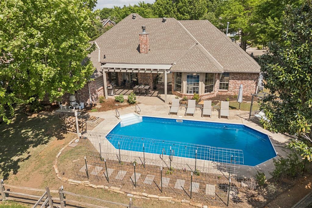 3909 Low Meadow