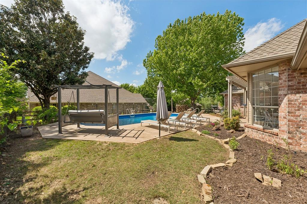 3909 Low Meadow