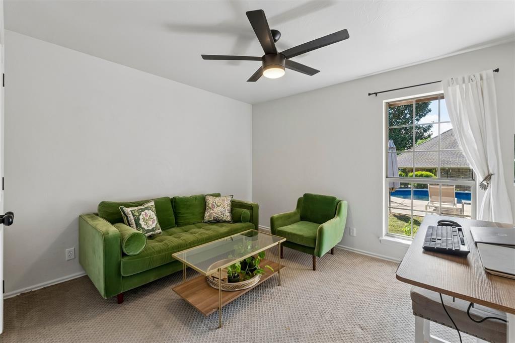 3909 Low Meadow