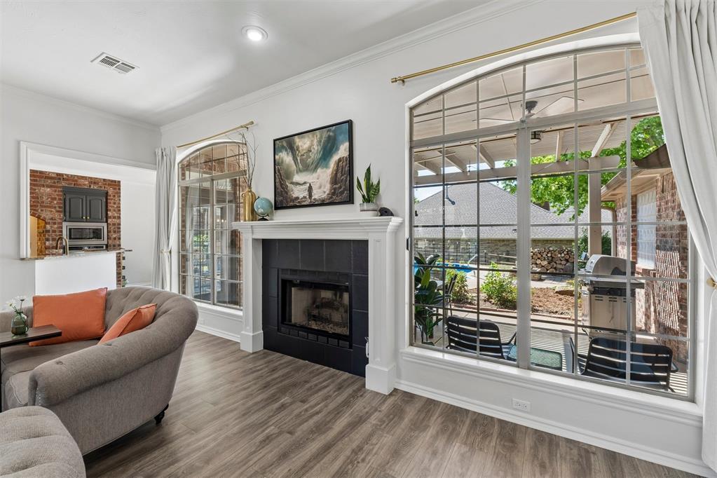 3909 Low Meadow