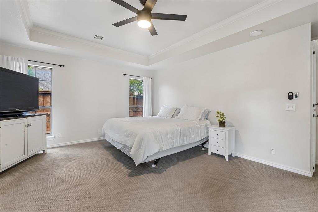3909 Low Meadow