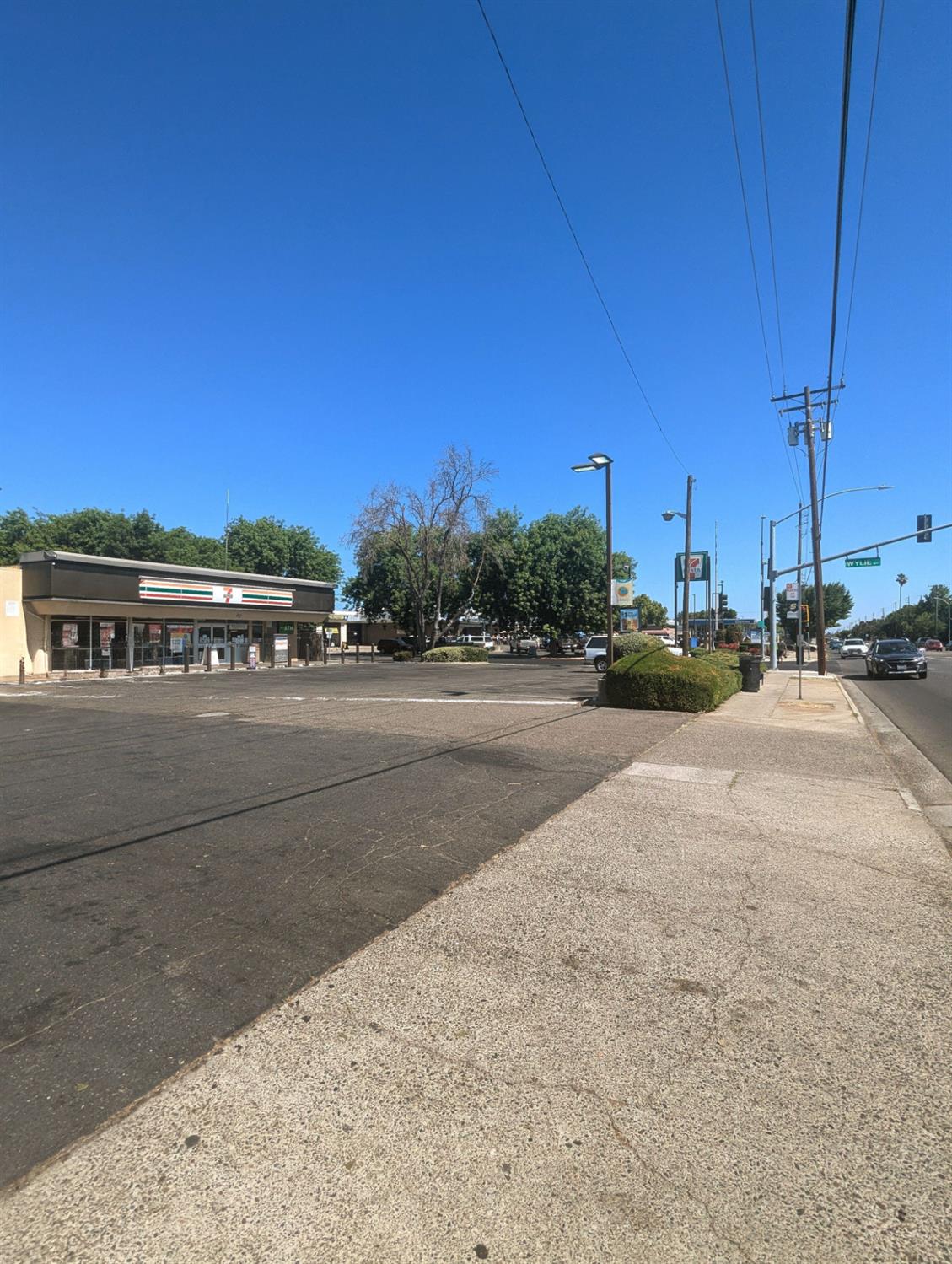 1045 Oakdale Road