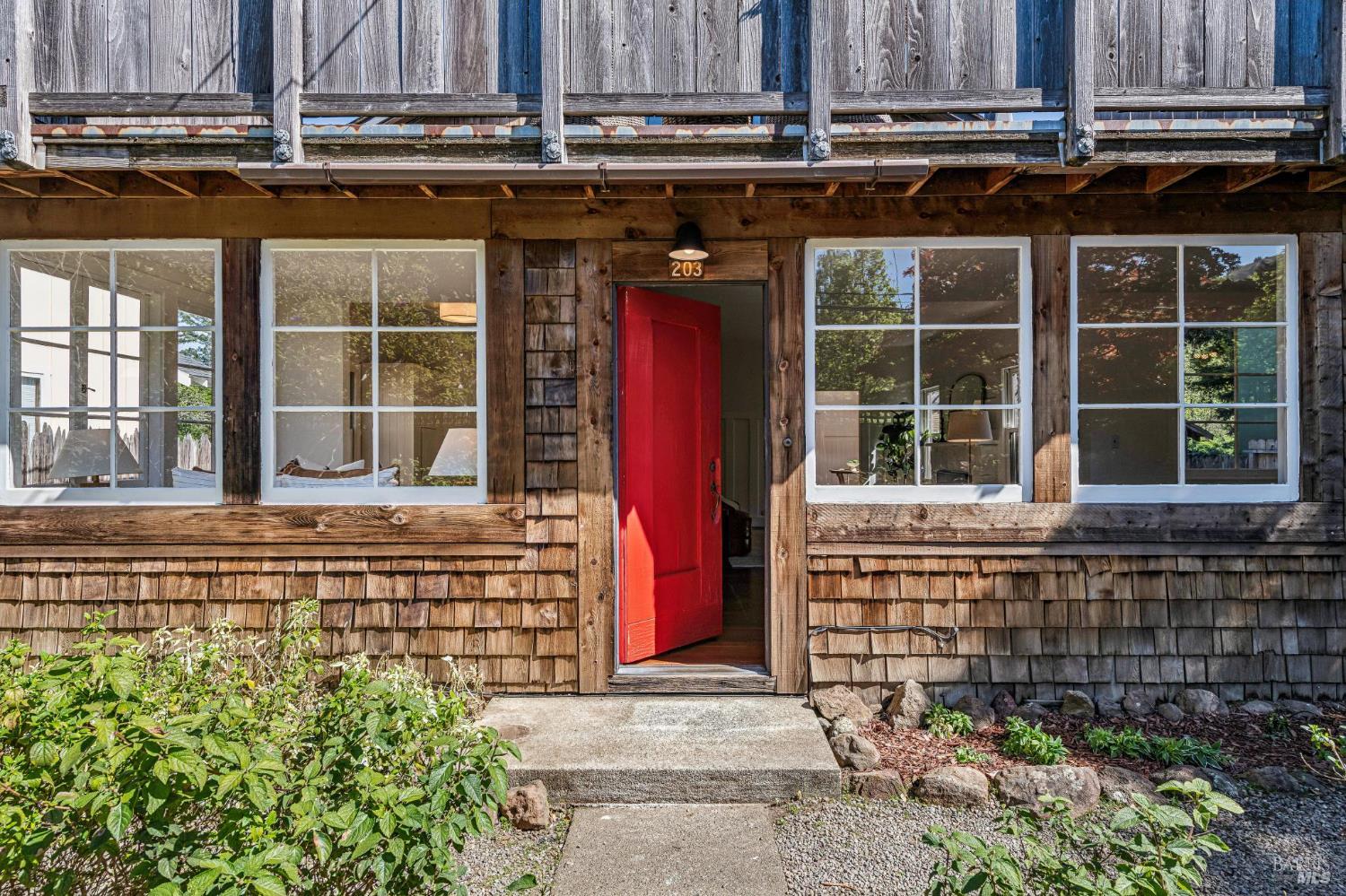 203 Scott Street