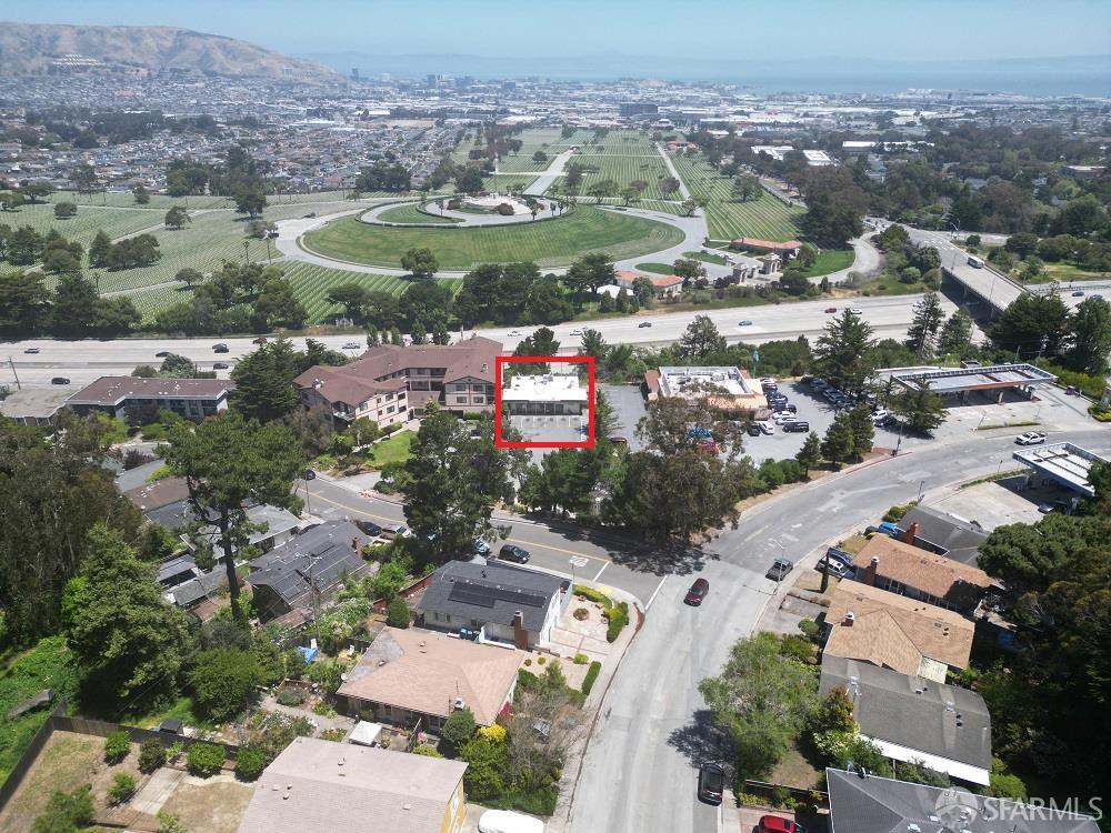 2020 Rollingwood Drive