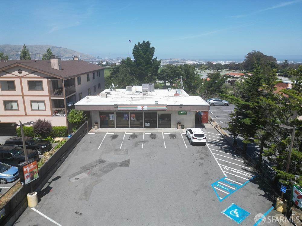 2020 Rollingwood Drive