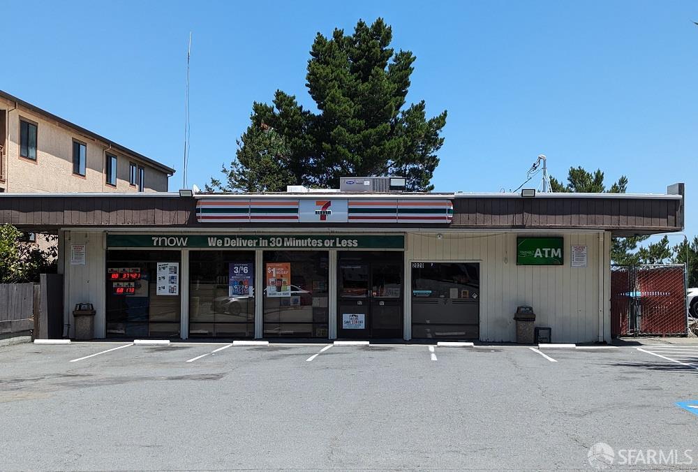 2020 Rollingwood Drive