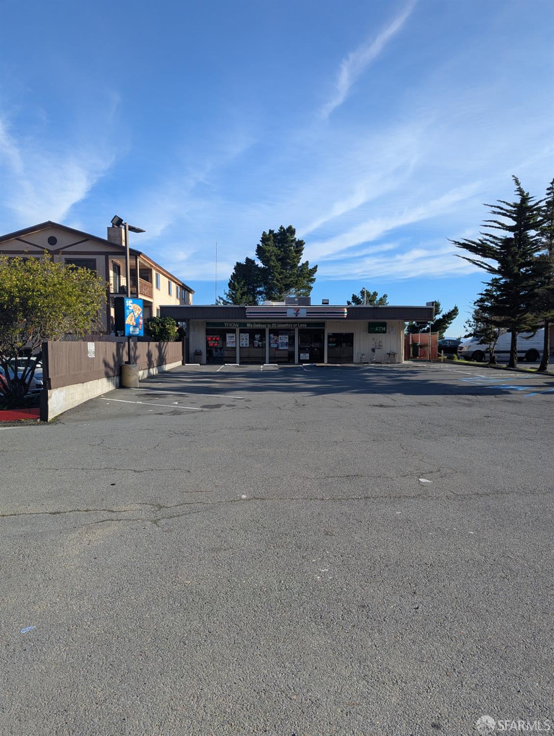 2020 Rollingwood Drive