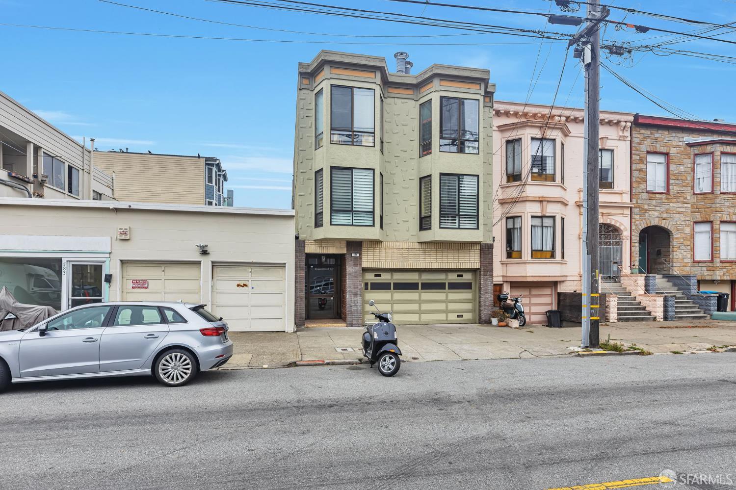 579 6th Avenue # 202