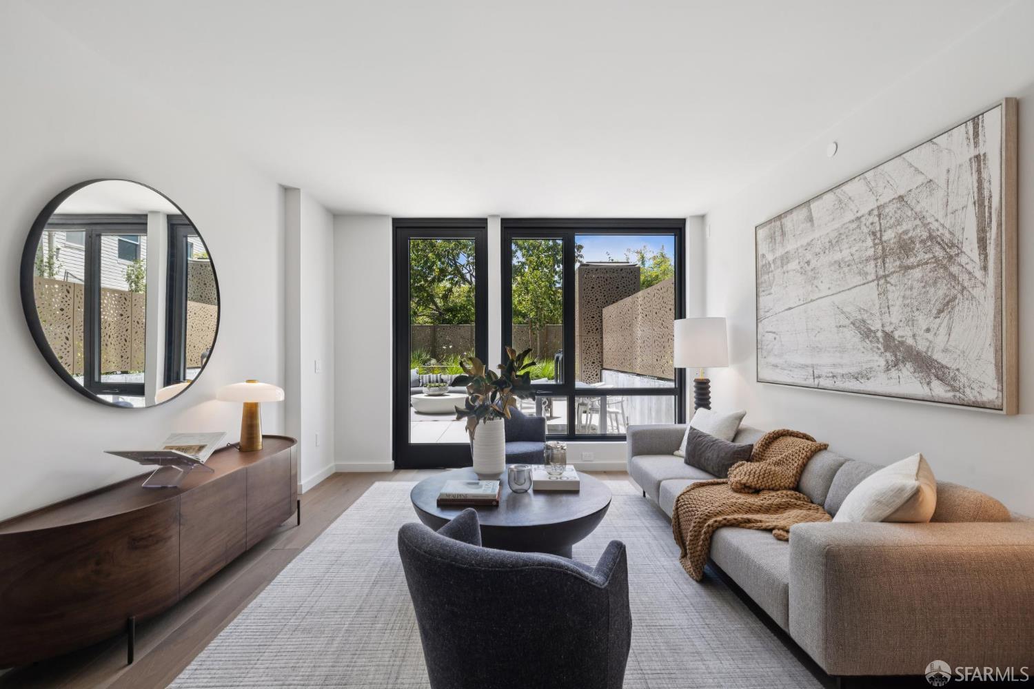 2525 Van Ness Ave #103