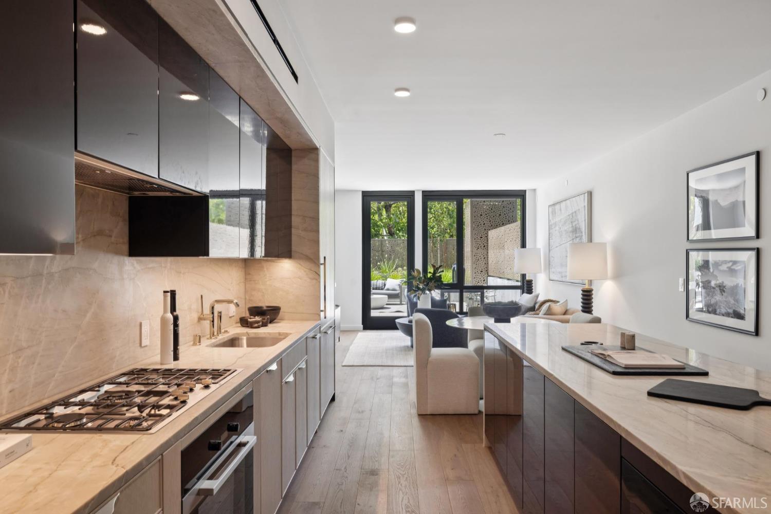 2525 Van Ness Ave #103