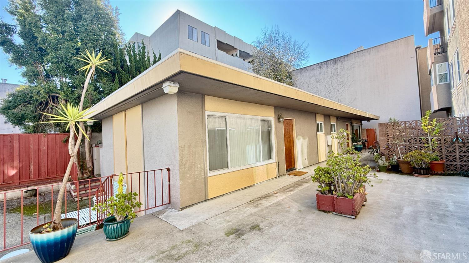 330 Vernon Street # 111