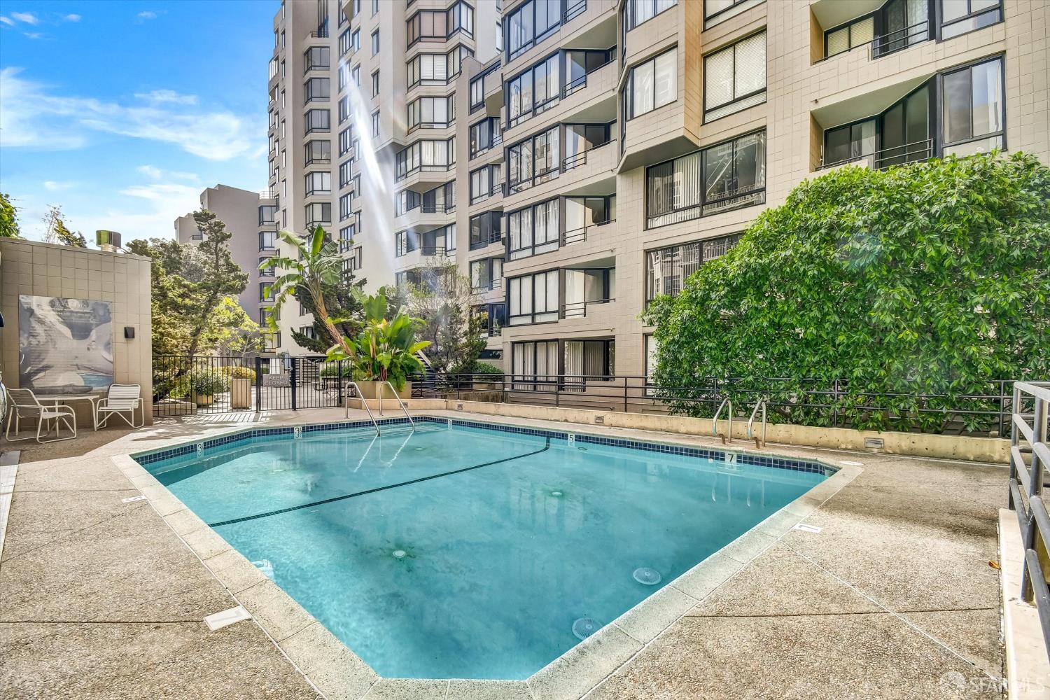 900 Bush Street # 403