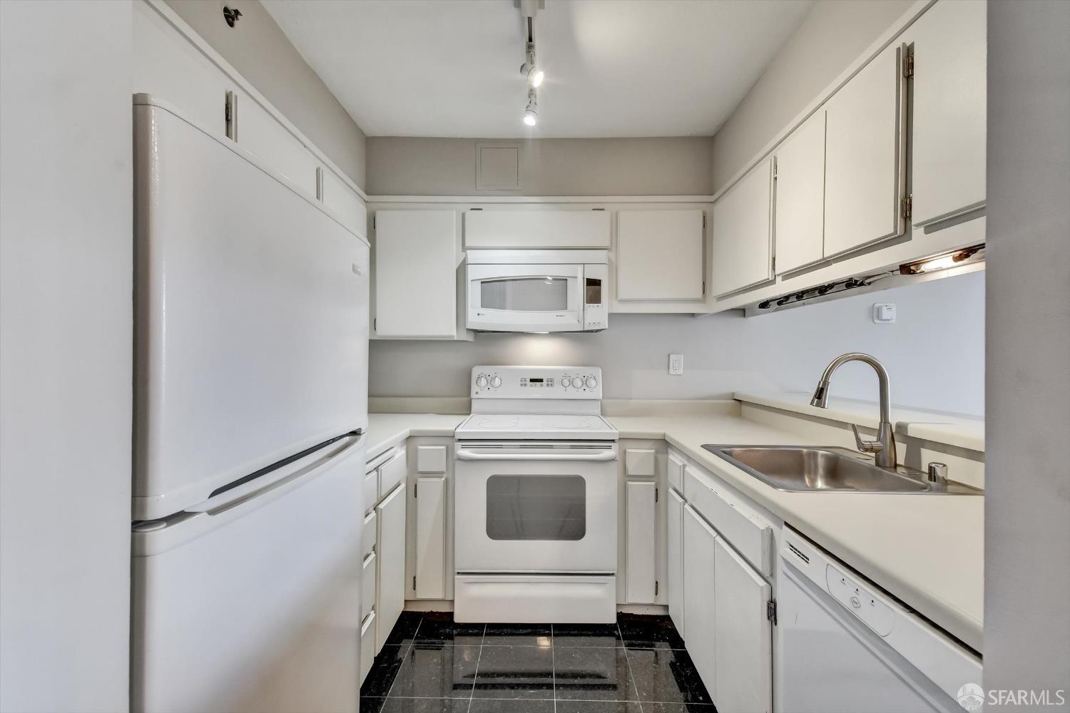 900 Bush Street # 403