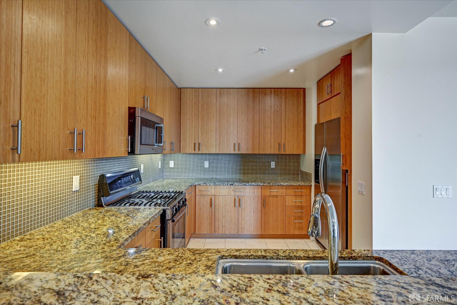 235 Berry Street # 516