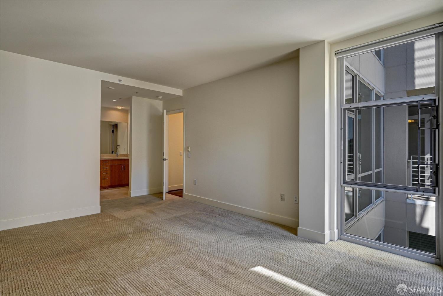 235 Berry Street # 516