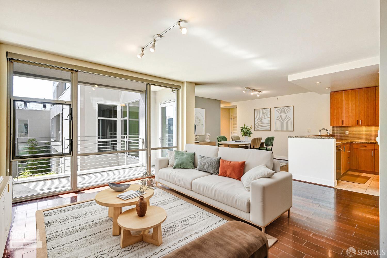 235 Berry Street # 516