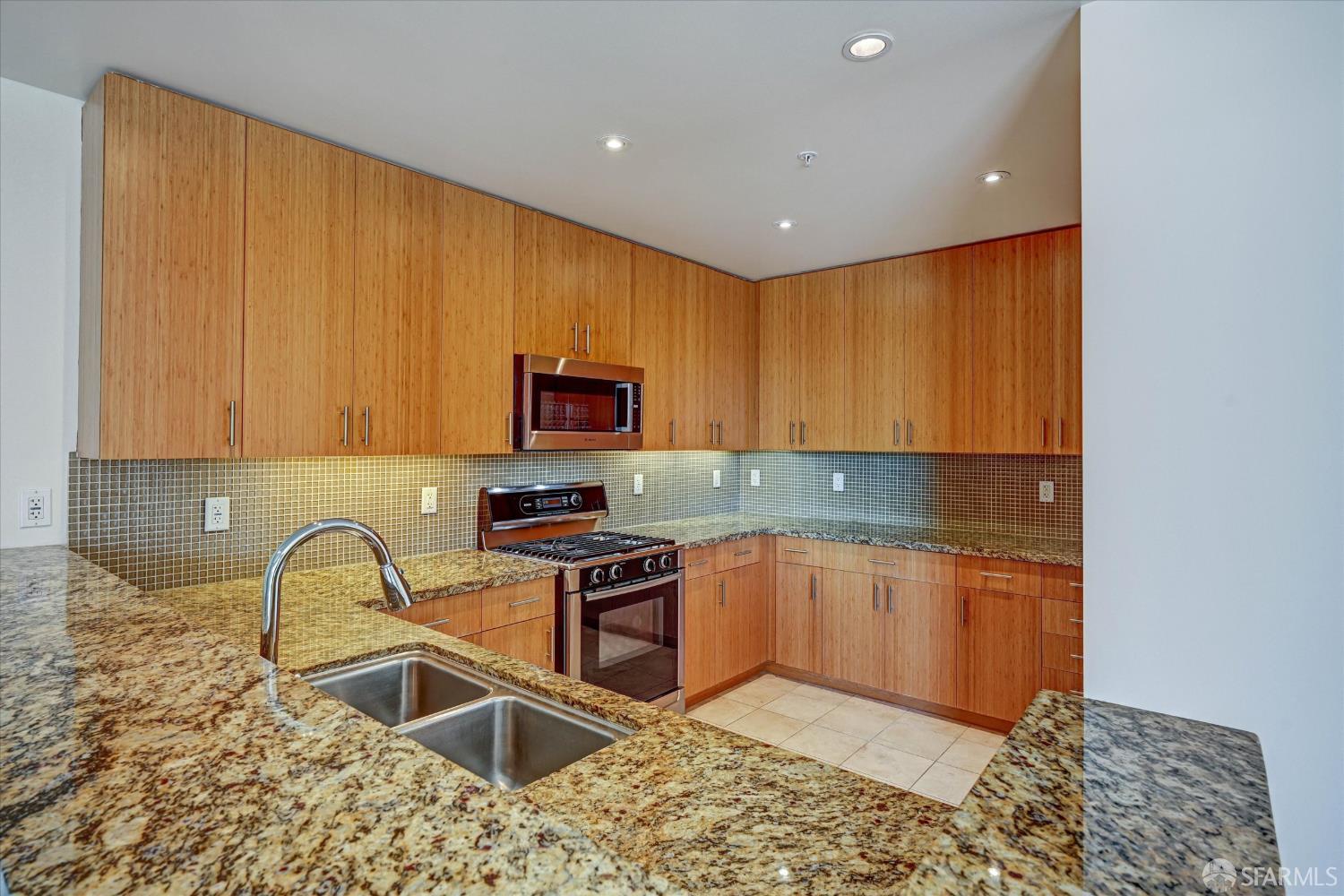 235 Berry Street # 516