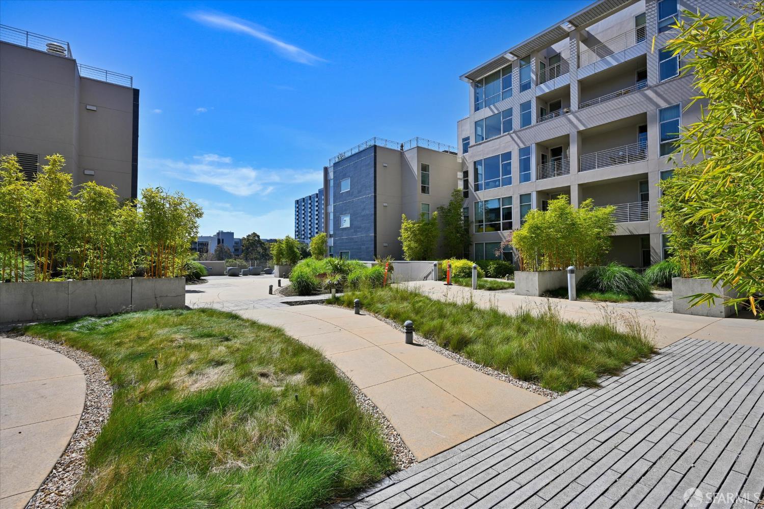 235 Berry Street # 516