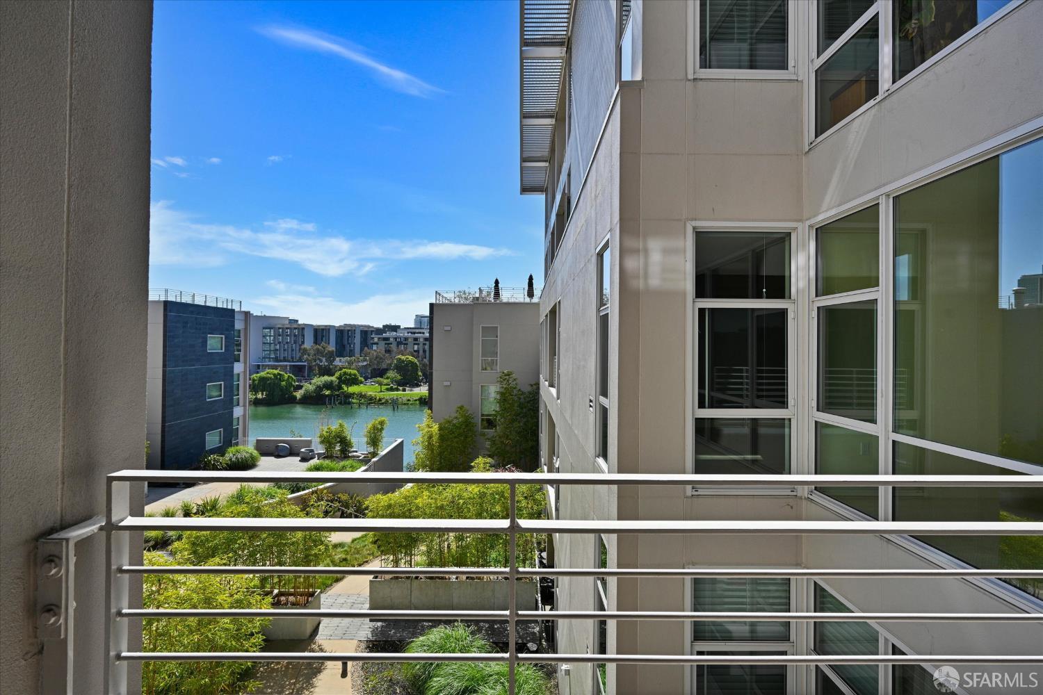 235 Berry Street # 516
