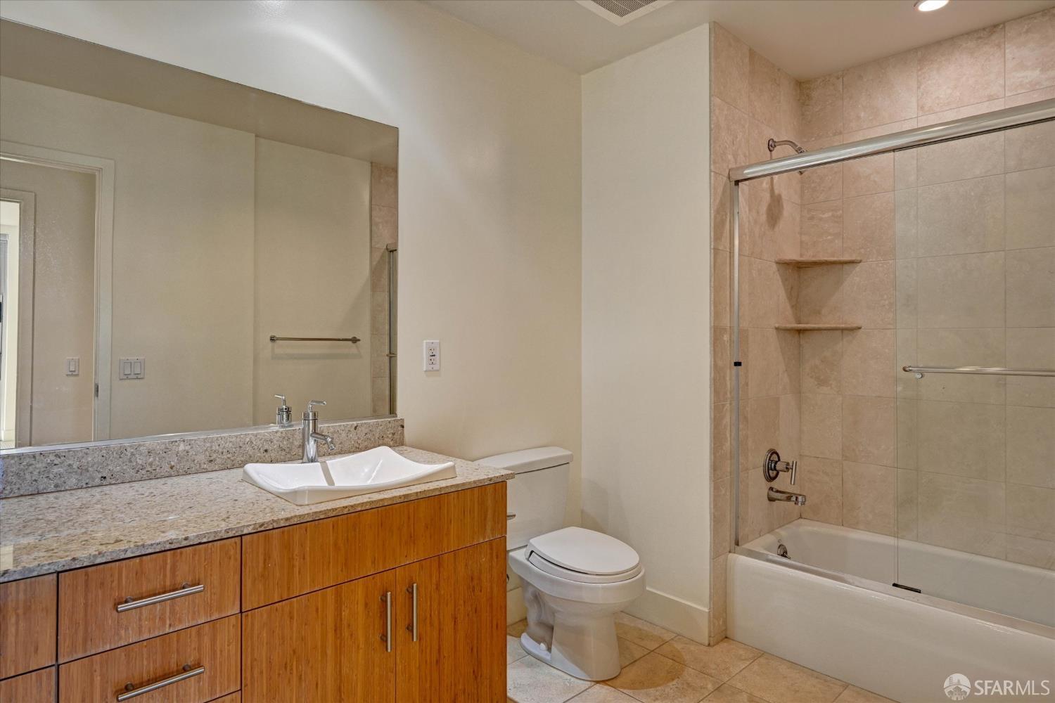 235 Berry Street # 516