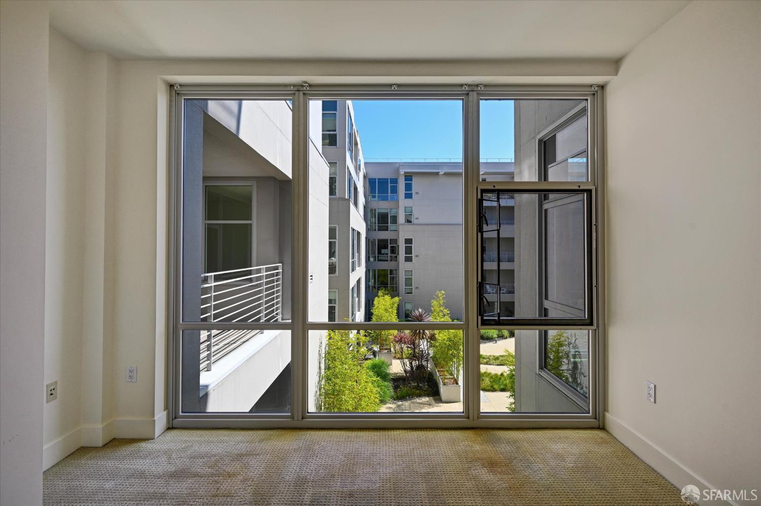 235 Berry Street # 516