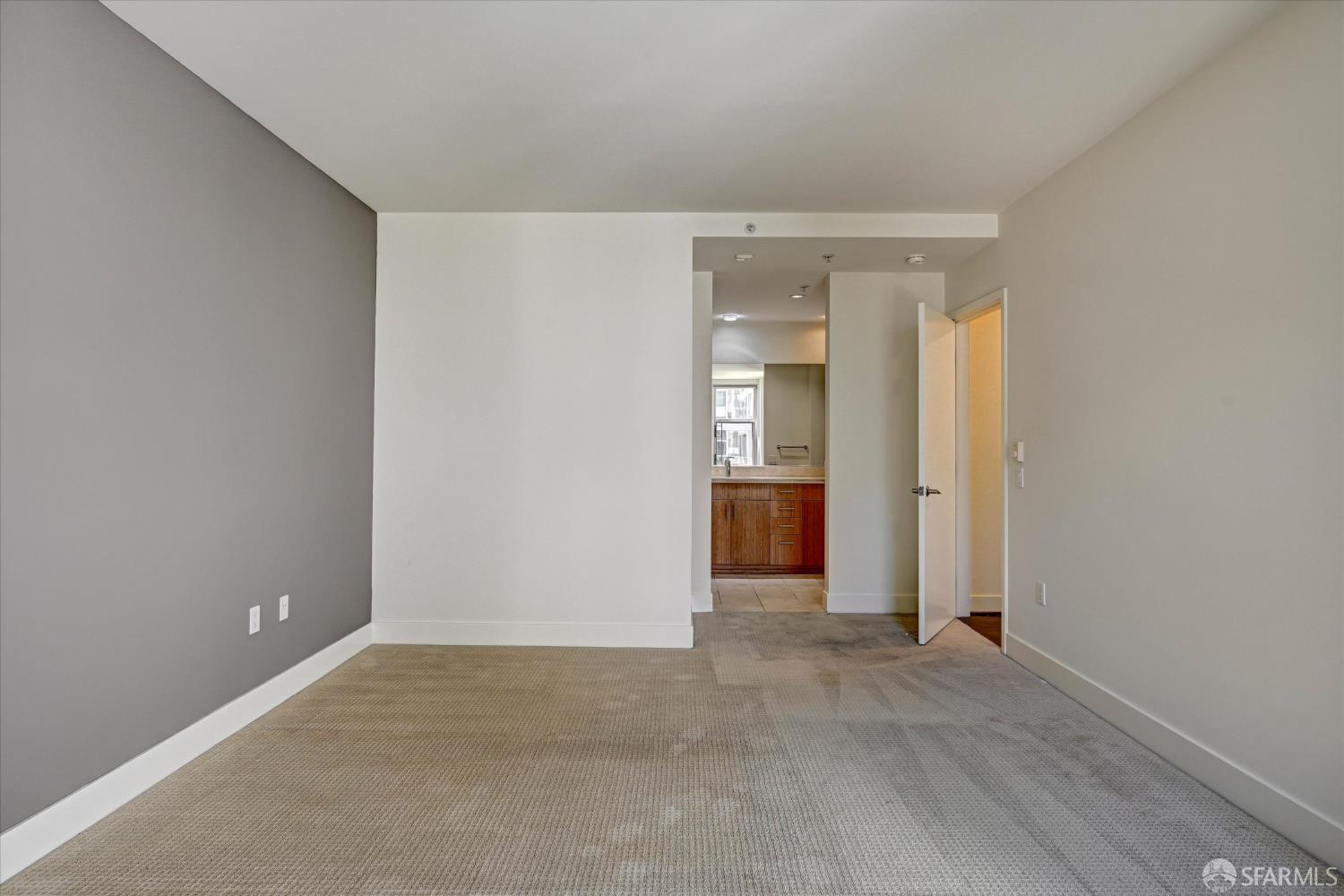 235 Berry Street # 516