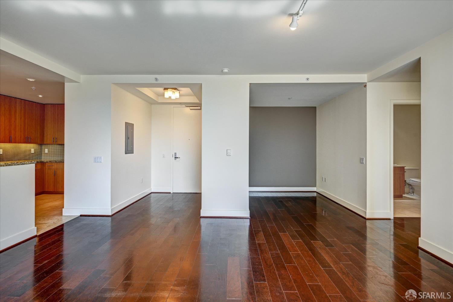 235 Berry Street # 516
