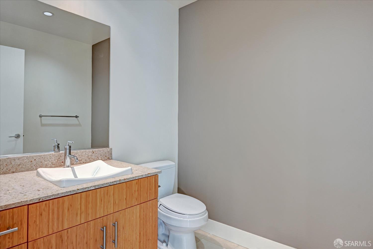 235 Berry Street # 516