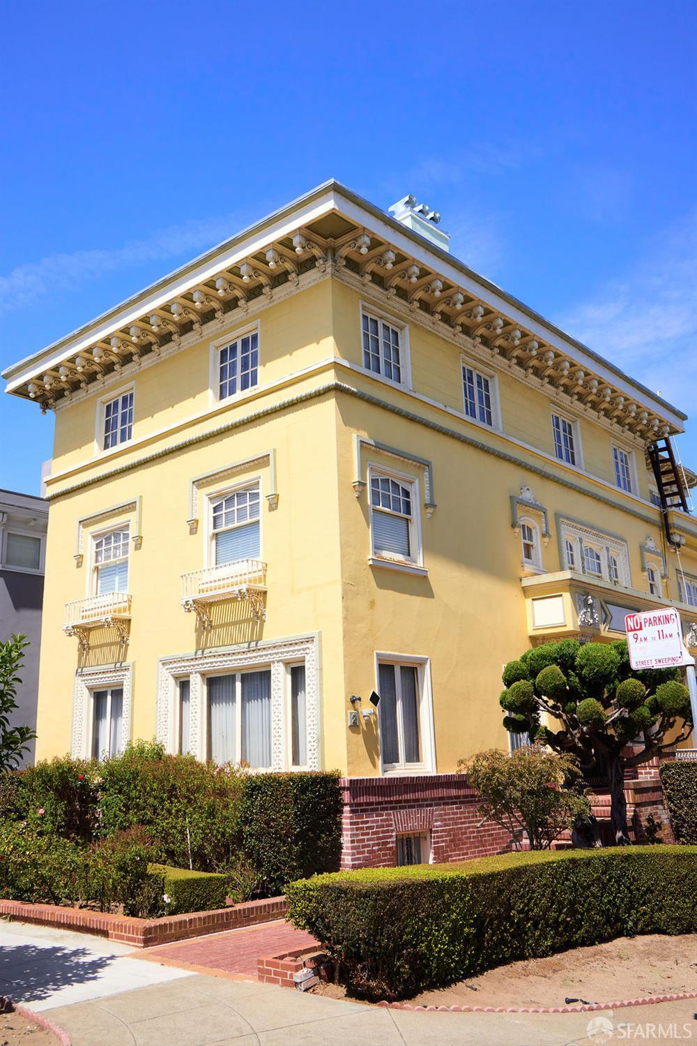 2 W Clay Street